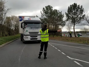 Pouancé. Opération de contrôles grandeur nature pour des lycéens...